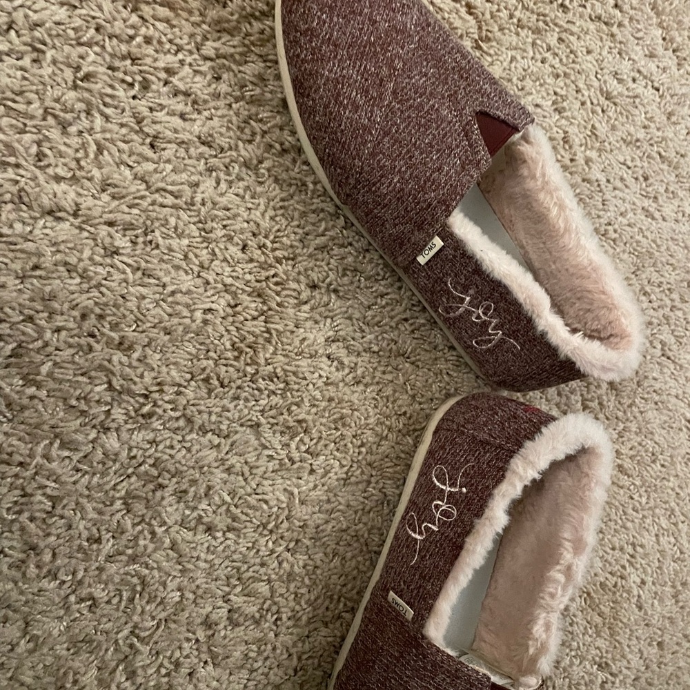 Toms Women's Maroon Slip-On Slippers